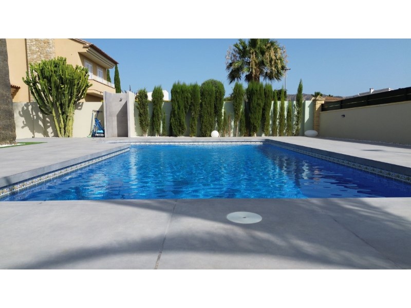 Villa for Sale in Alfas del Pi, Alicante