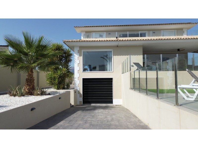 Villa for Sale in Alfas del Pi, Alicante