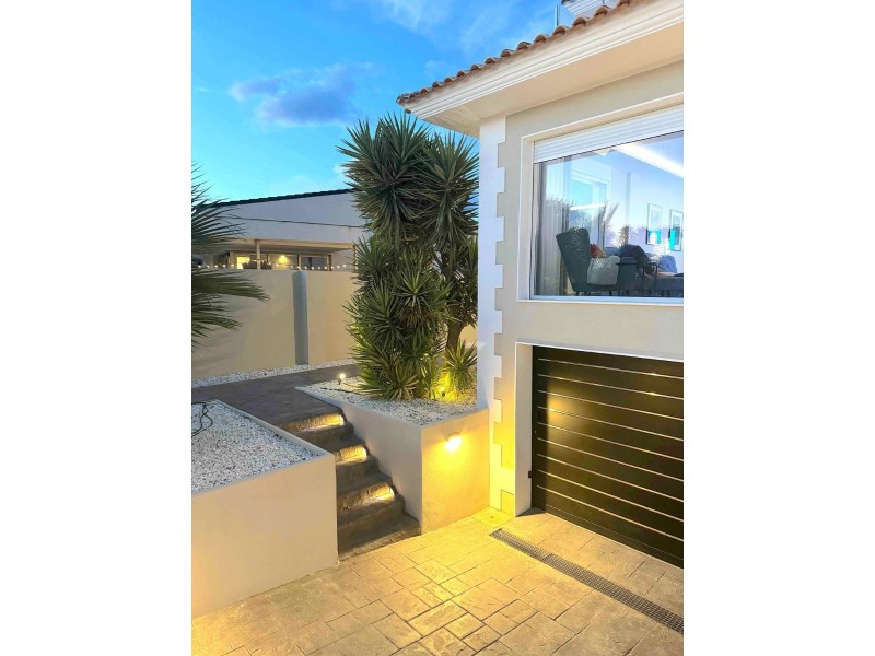 Villa for Sale in Alfas del Pi, Alicante