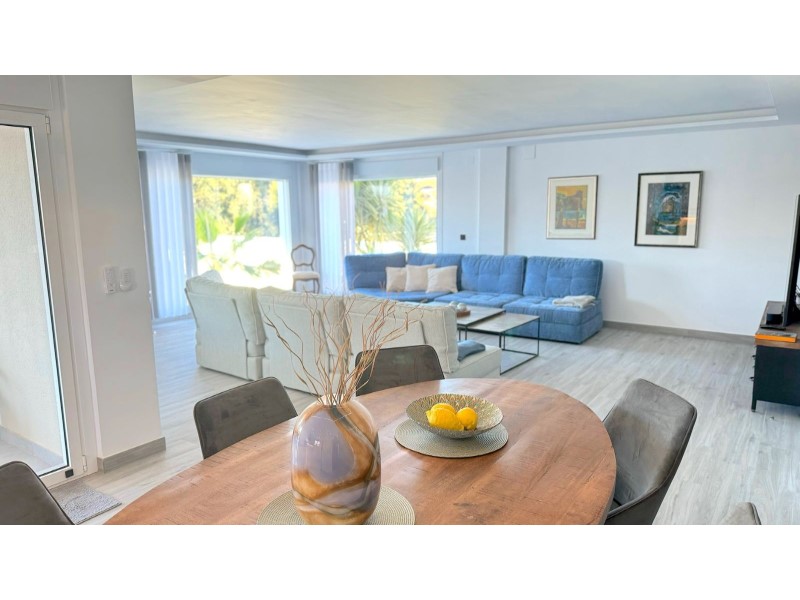Villa for Sale in Alfas del Pi, Alicante