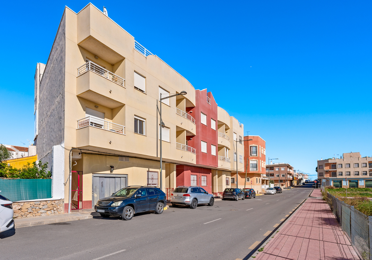 Apartment for Sale in Algorfa, Alicante