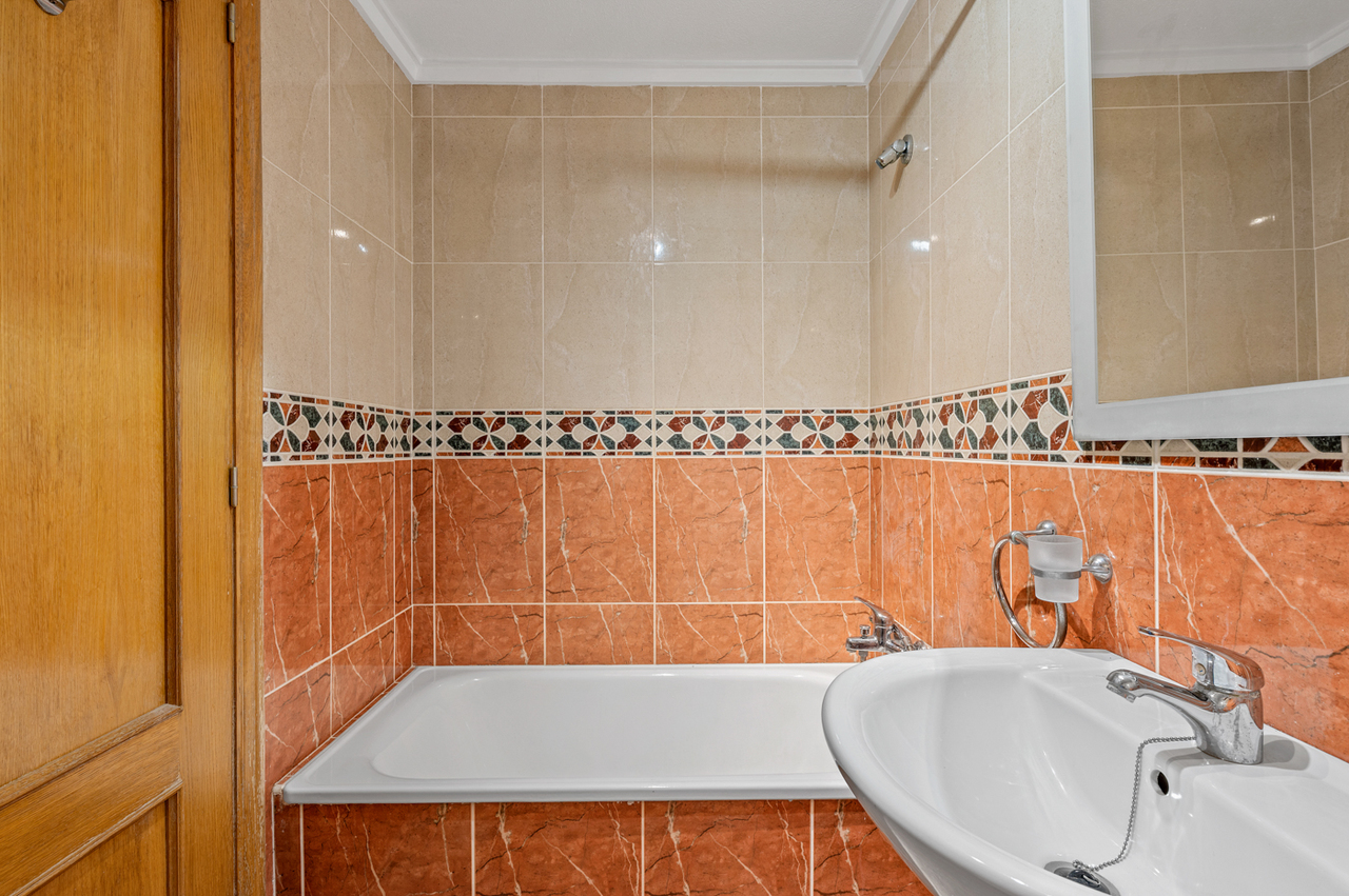 Apartment for Sale in Algorfa, Alicante