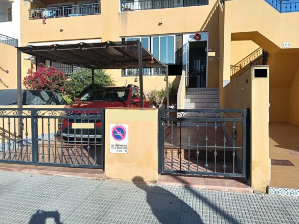 Apartment for Sale in Los Montesinos, Alicante
