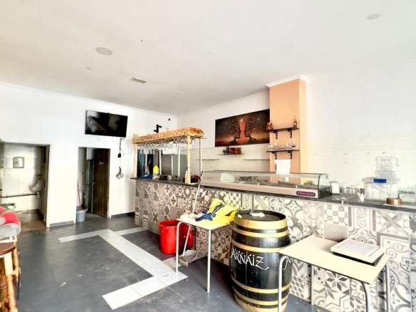 Commercial for Sale in Torrevieja, Alicante