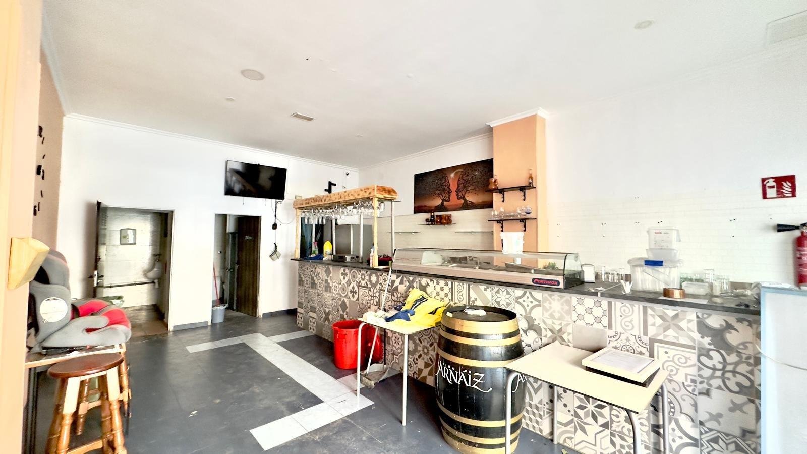 2-1 Commercial for Sale in Torrevieja, Alicante