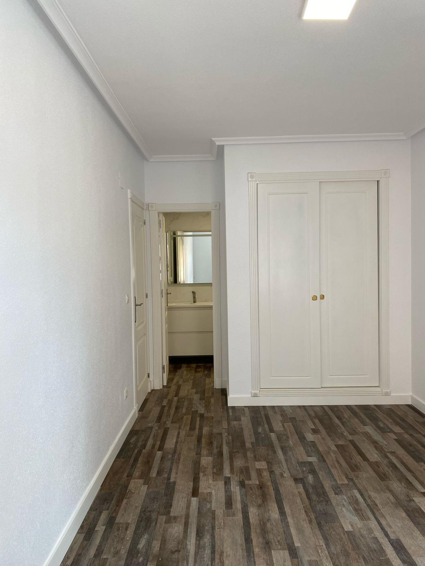 Apartment for Sale in San Miguel de Salinas, Alicante