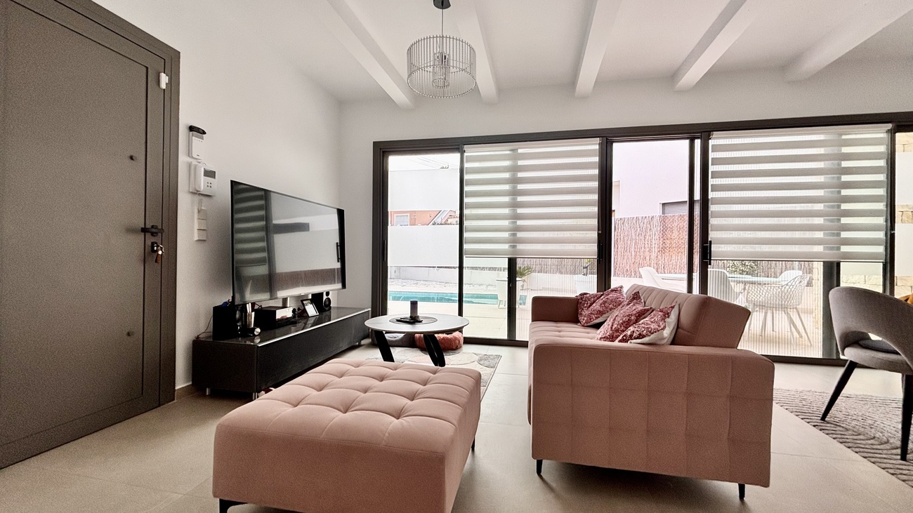 Villa for Sale in San Miguel de Salinas, Alicante