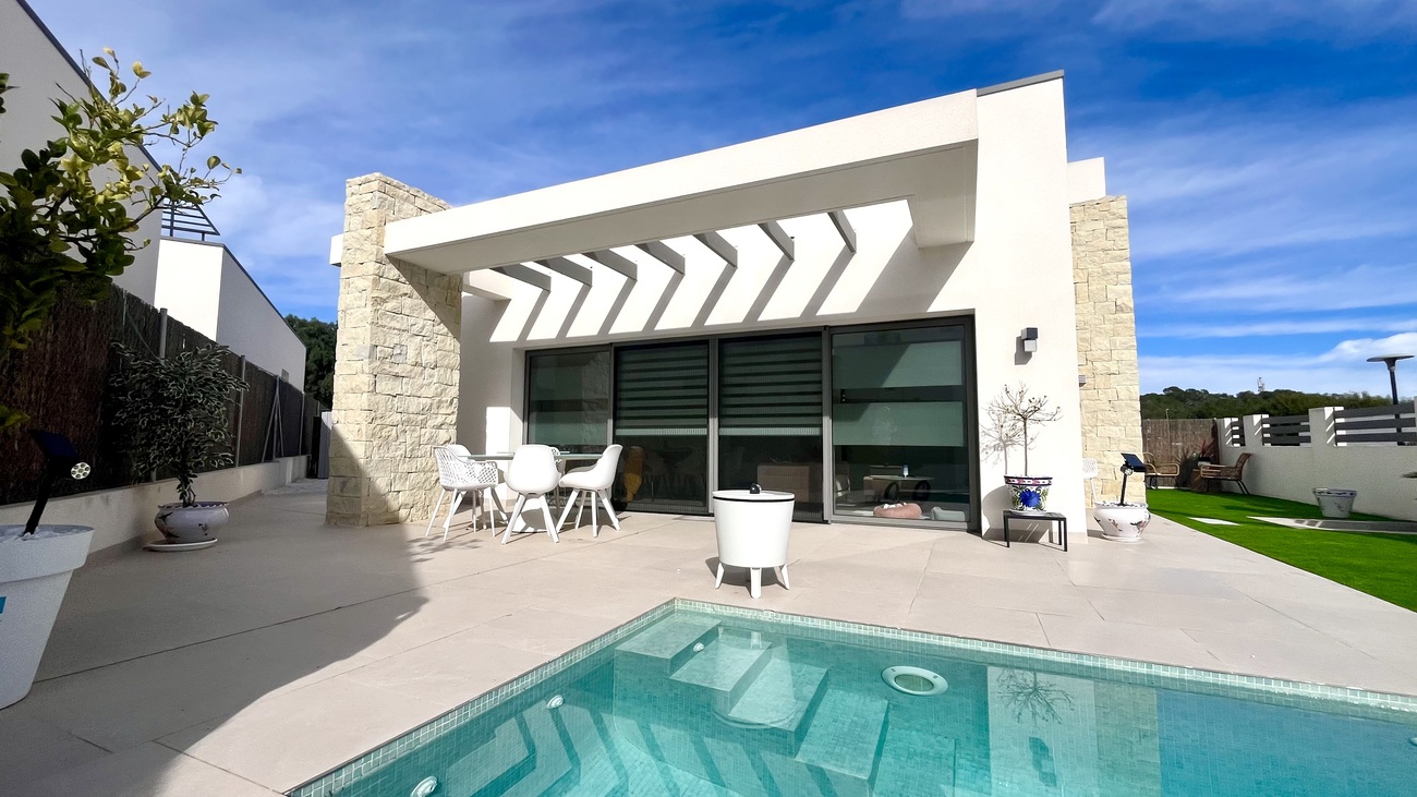 Villa for Sale in San Miguel de Salinas, Alicante