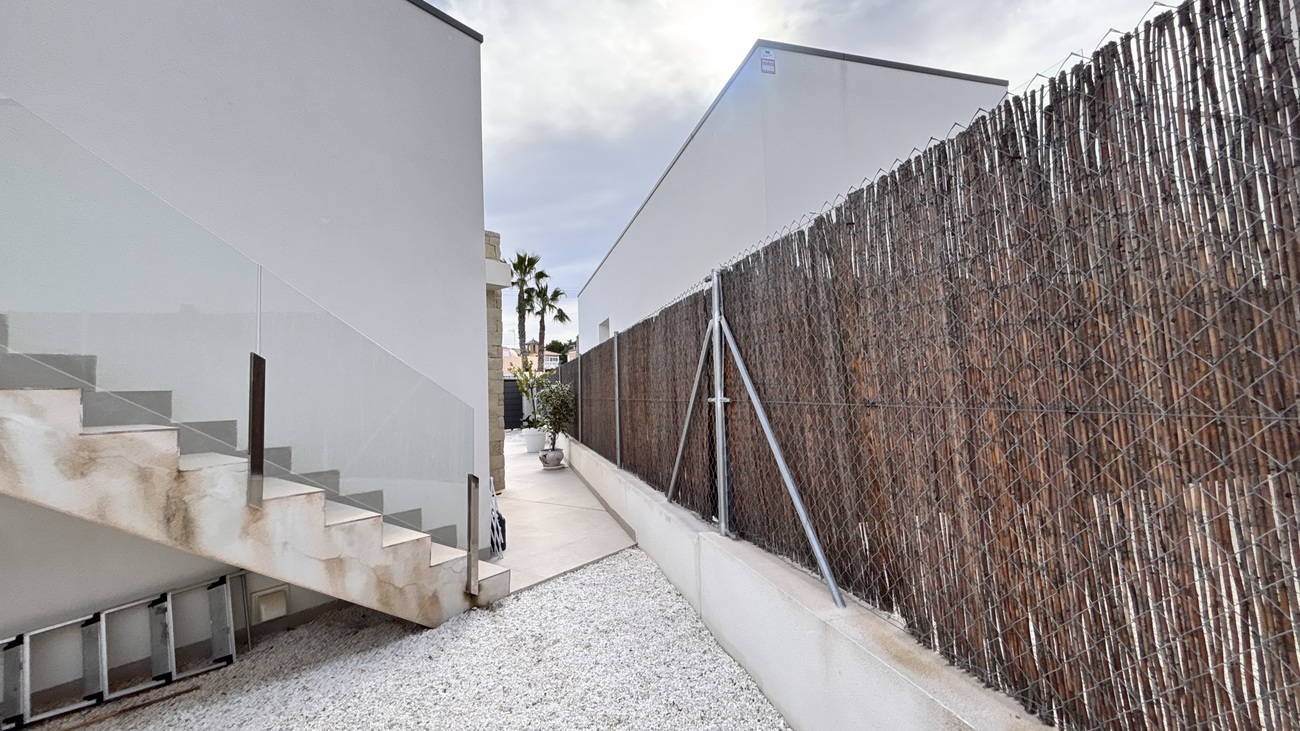 Villa for Sale in San Miguel de Salinas, Alicante