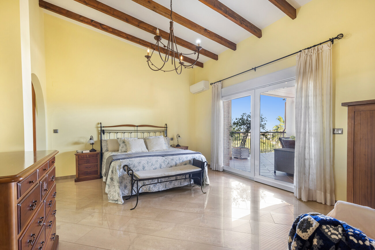 Villa for Sale in Torrevieja, Alicante