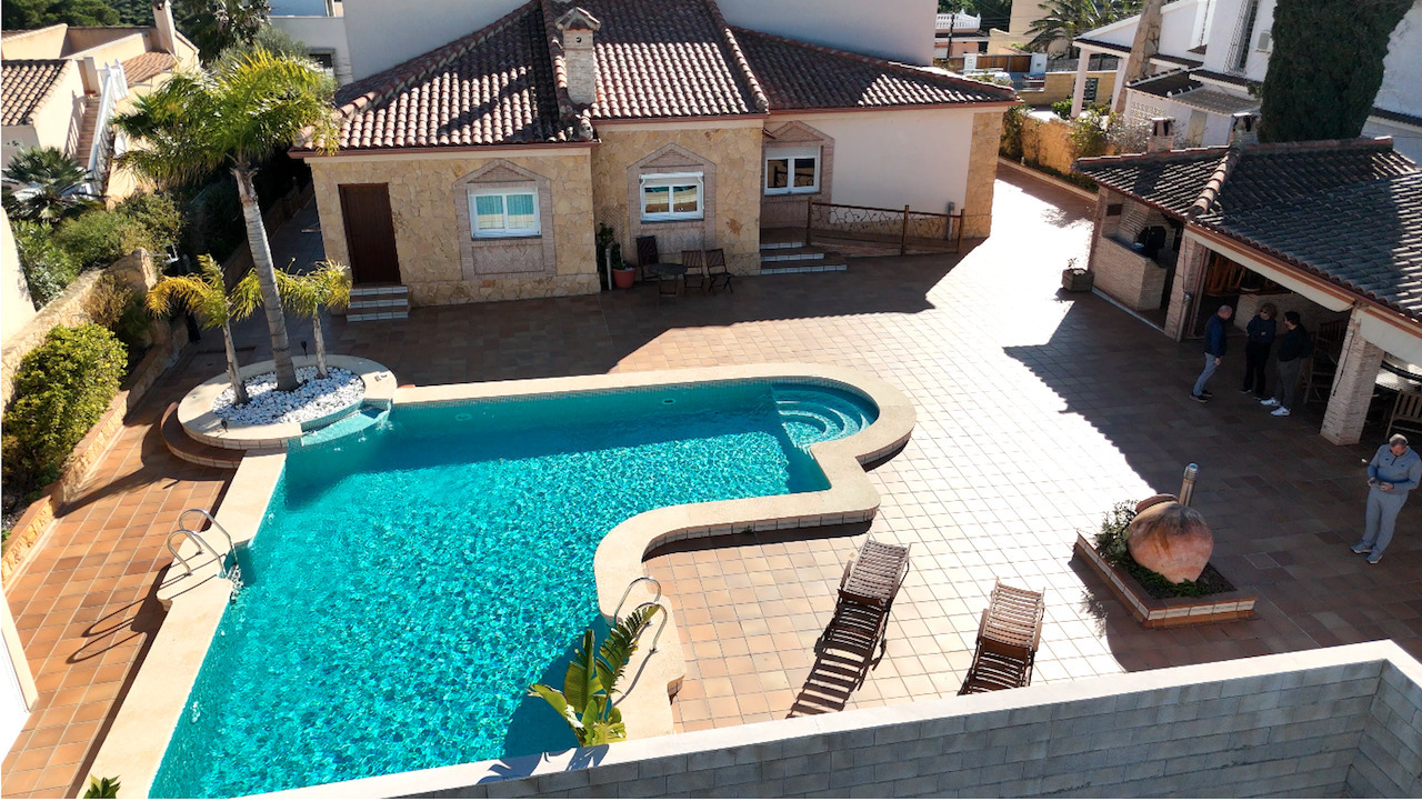 Villa for Sale in Torrevieja, Alicante