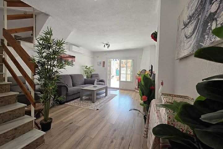 Town House for Sale in La Rosaleda, Alicante