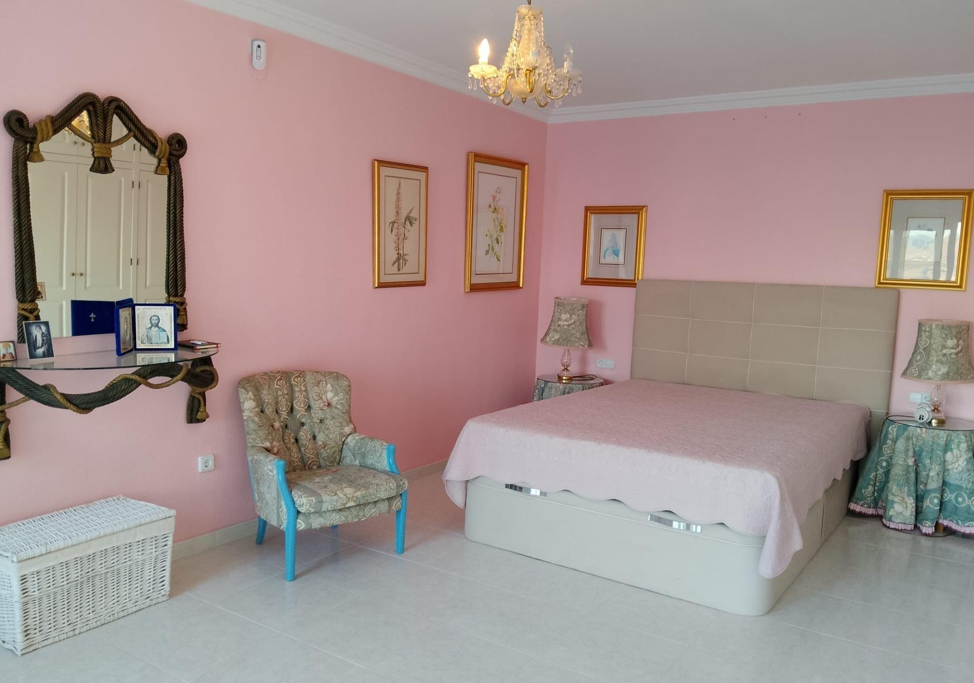 Villa for Sale in Torrevieja, Alicante
