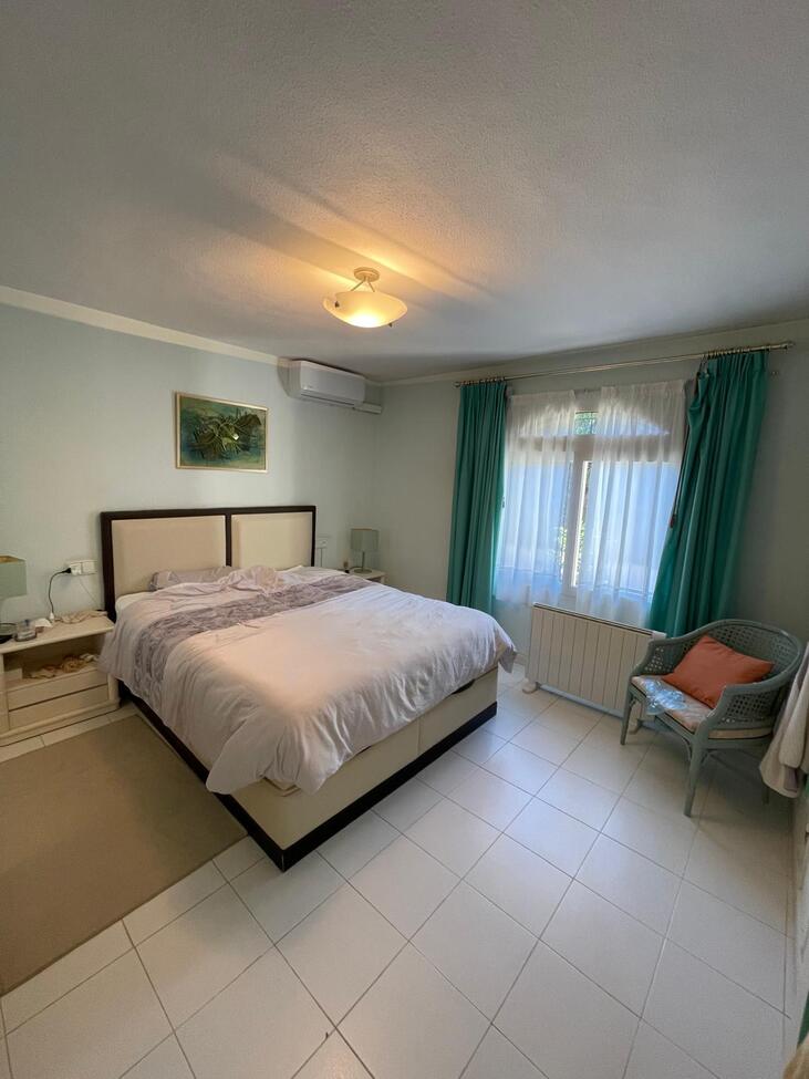 Villa for Sale in Villamartin, Alicante