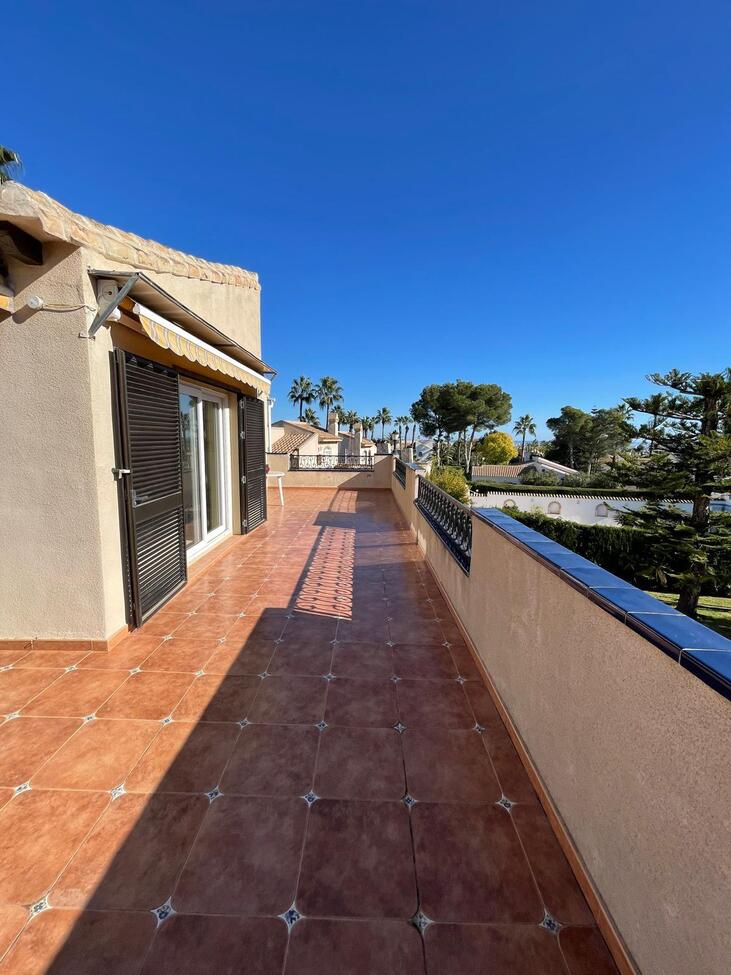 Villa for Sale in Villamartin, Alicante
