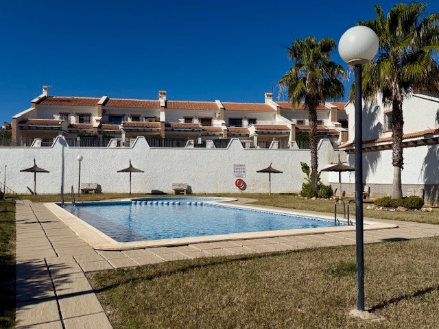 o_1jh8svkcb1emrvmvhfk14o61g5v29 Town House for Sale in San Miguel de Salinas, Alicante