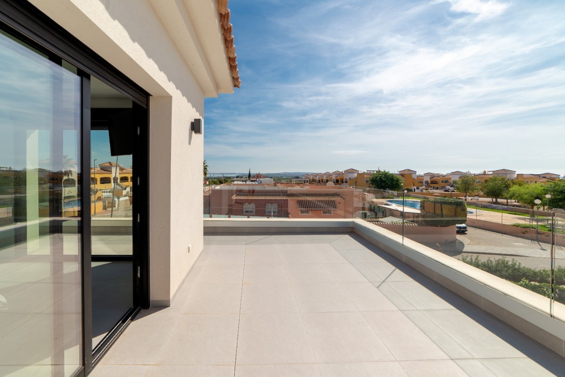 Villa for Sale in Los Montesinos, Alicante