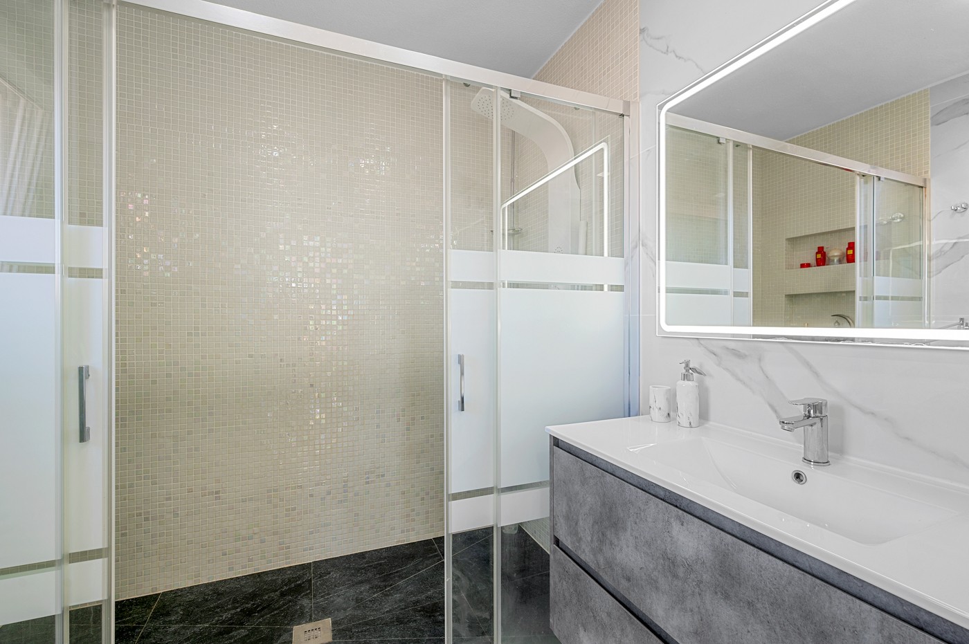 Villa for Sale in Almoradi, Alicante