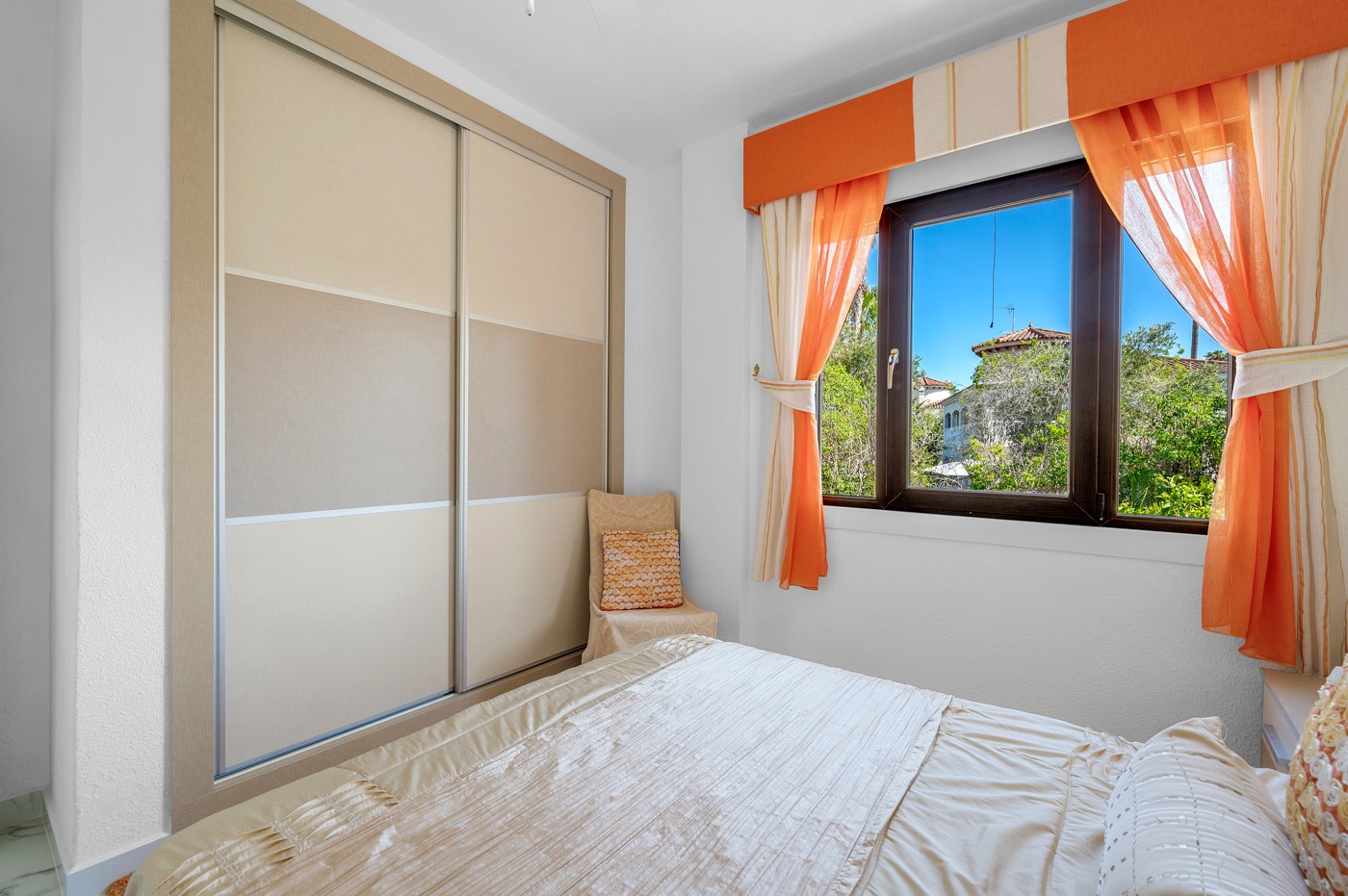 Villa for Sale in Almoradi, Alicante