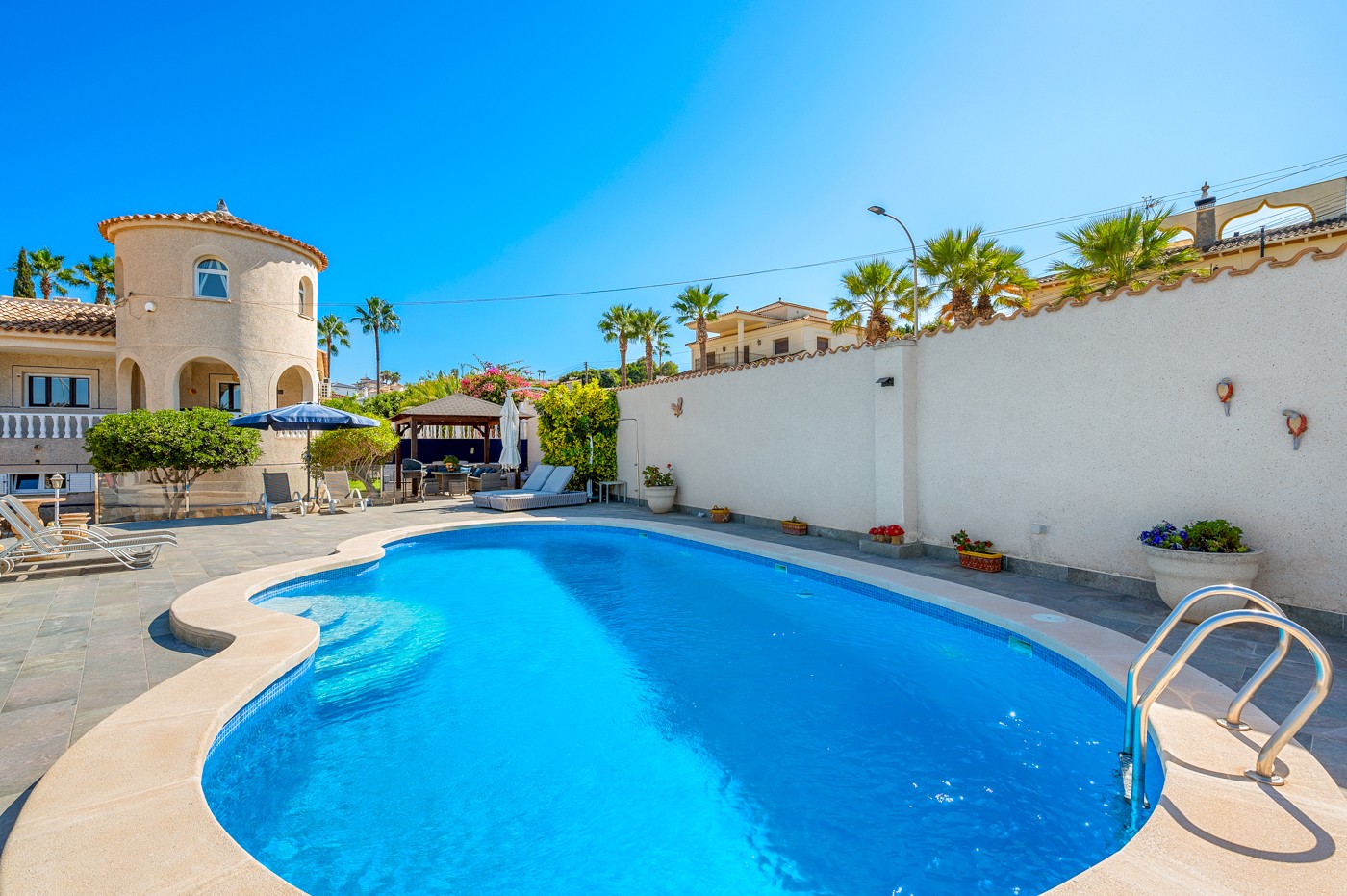 Villa for Sale in Almoradi, Alicante