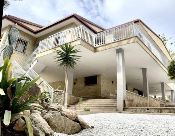 Villa for Sale in la Nucia, Alicante