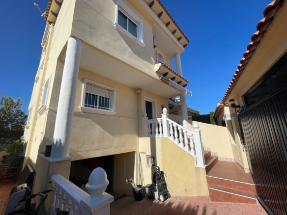 Villa for Sale in Guardamar del Segura, Alicante