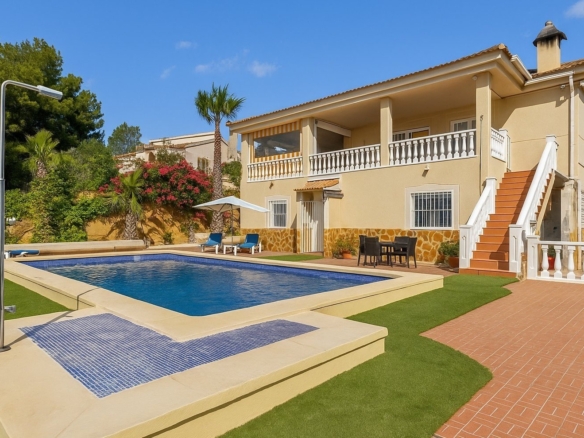 Villa for Sale in Algorfa, Alicante