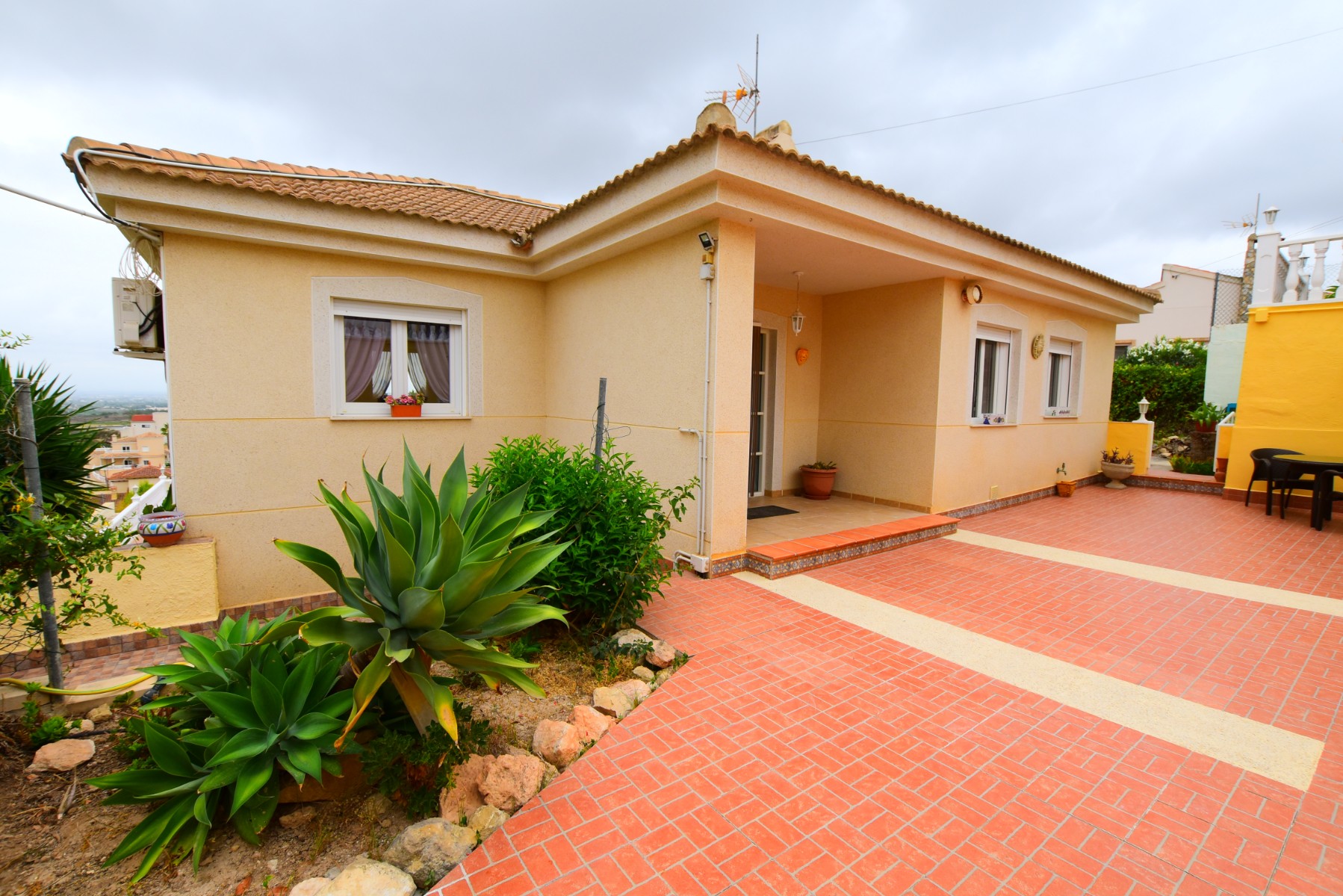 Villa for Sale in Algorfa, Alicante
