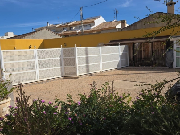 Villa for Sale in Pilar de La Horadada, Alicante