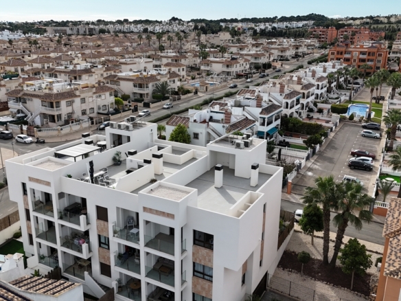Penthouse for Sale in Villamartin, Alicante