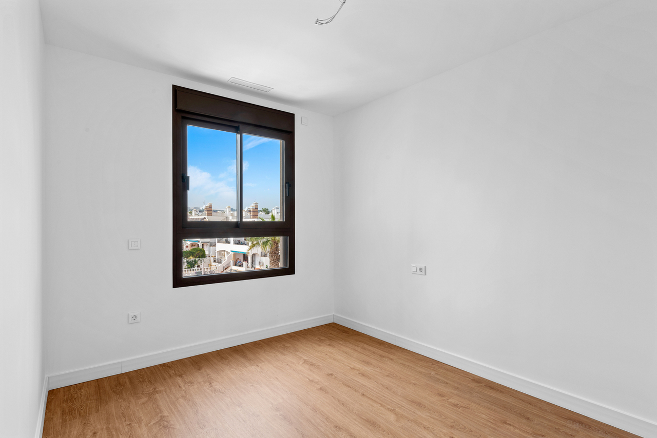 Penthouse for Sale in Villamartin, Alicante