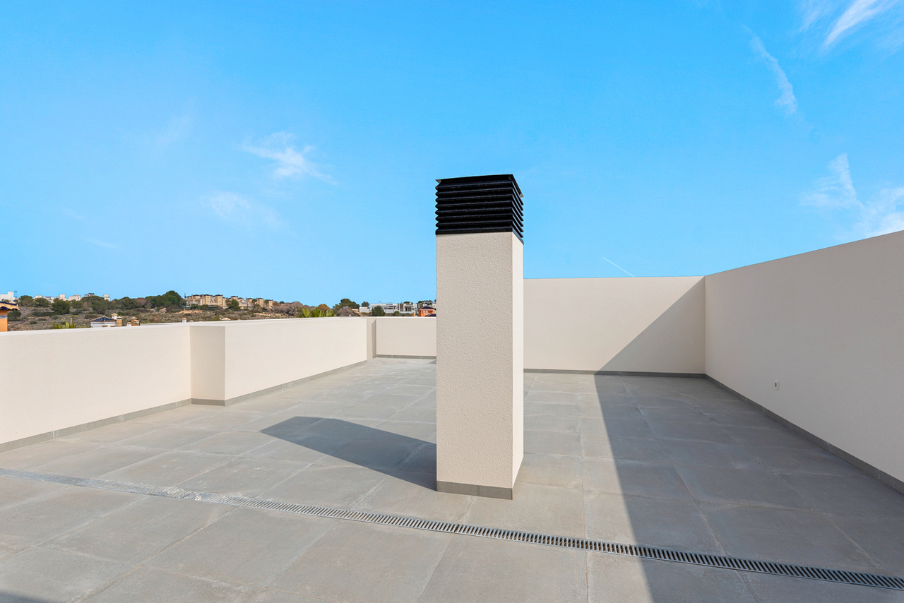 Penthouse for Sale in Villamartin, Alicante
