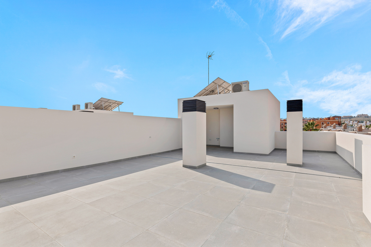 Penthouse for Sale in Villamartin, Alicante