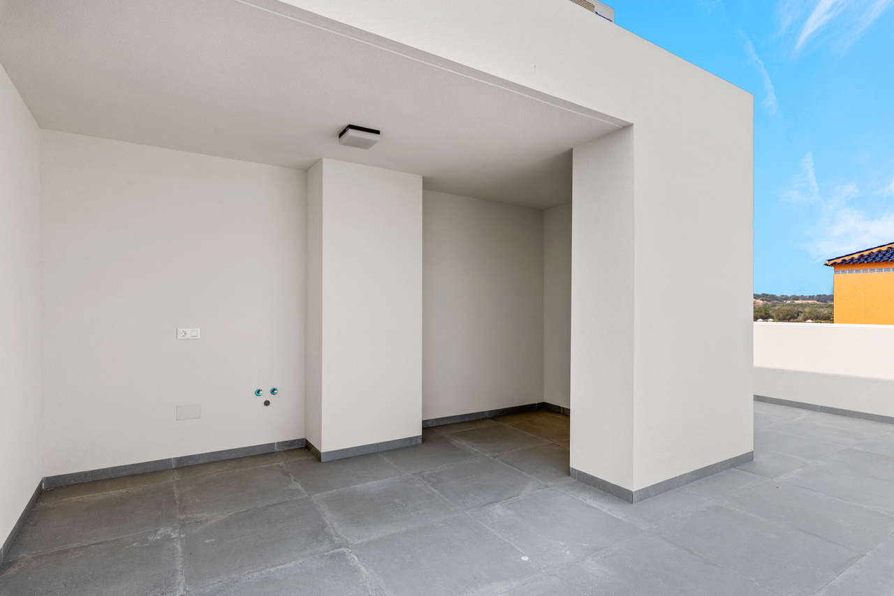 Penthouse for Sale in Villamartin, Alicante