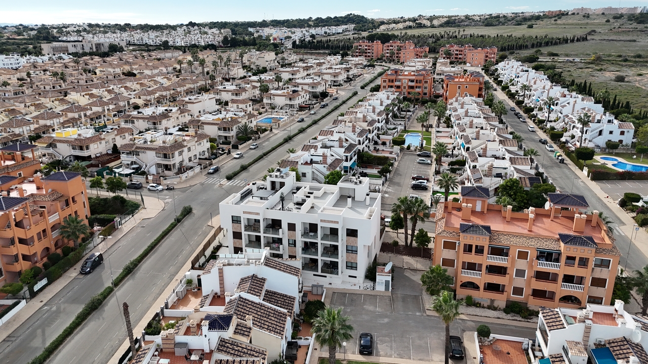 Penthouse for Sale in Villamartin, Alicante