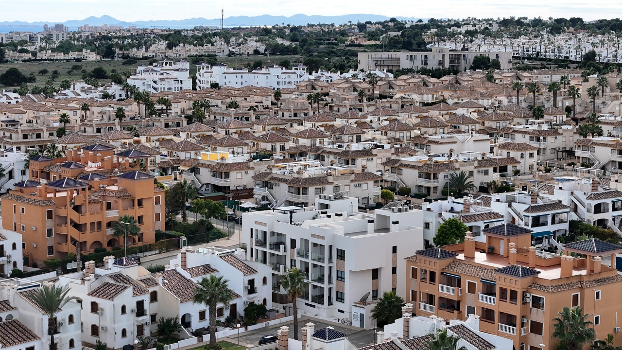 Penthouse for Sale in Villamartin, Alicante