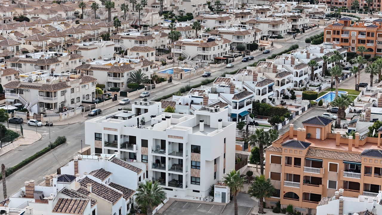 Penthouse for Sale in Villamartin, Alicante