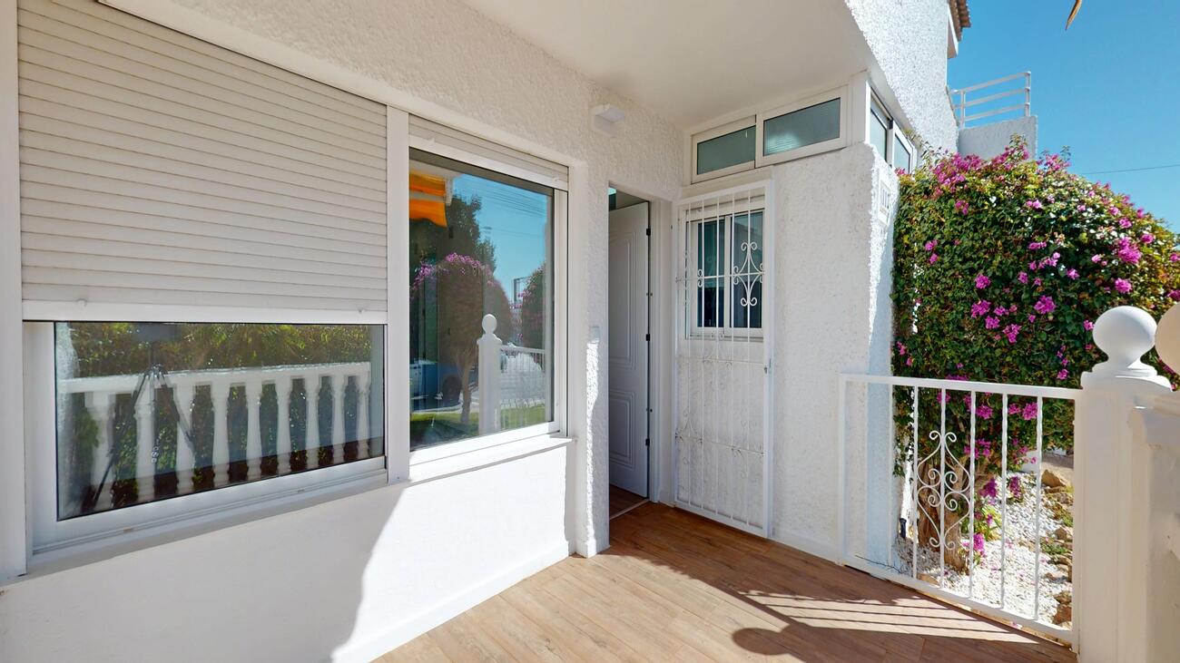 Bungalow for Sale in Villamartin, Alicante