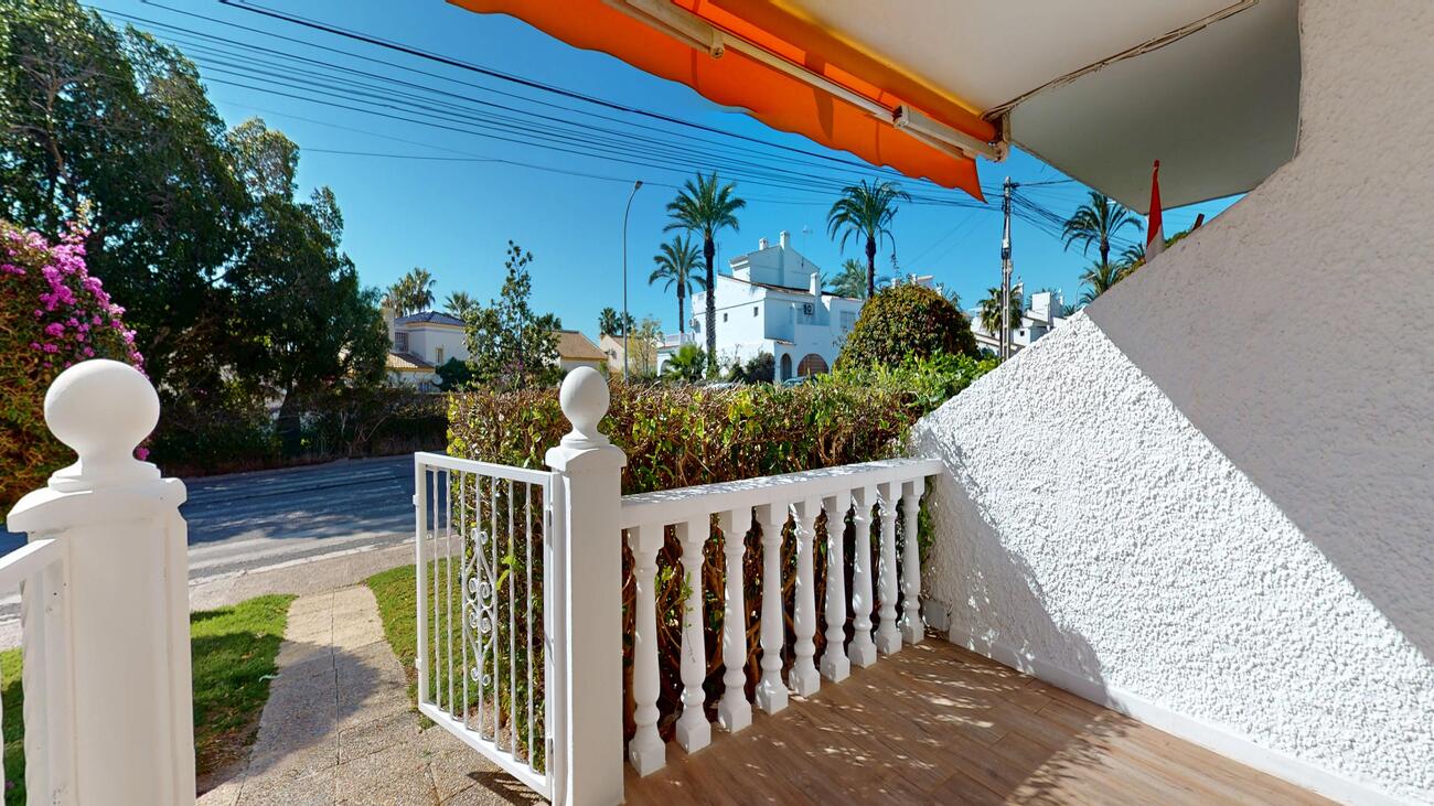 Bungalow for Sale in Villamartin, Alicante