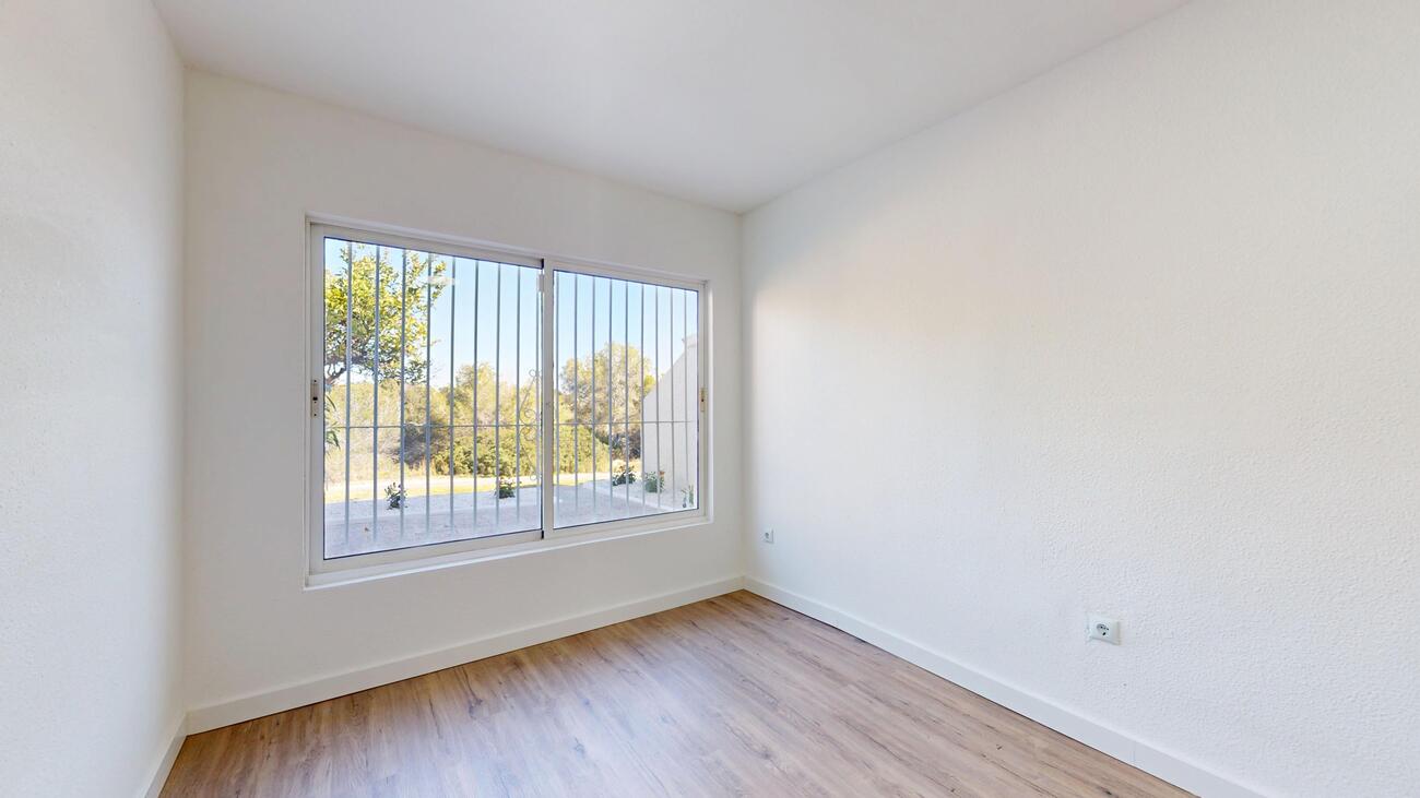 Bungalow for Sale in Villamartin, Alicante