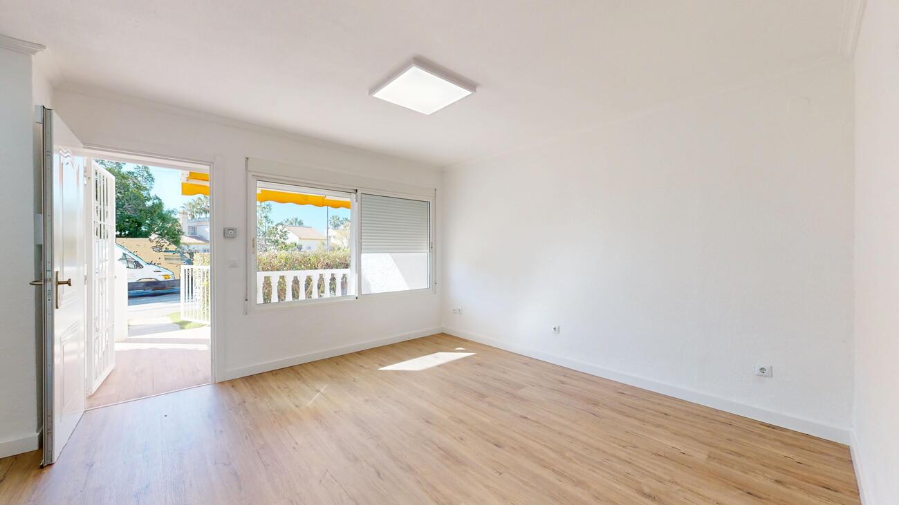 Bungalow for Sale in Villamartin, Alicante