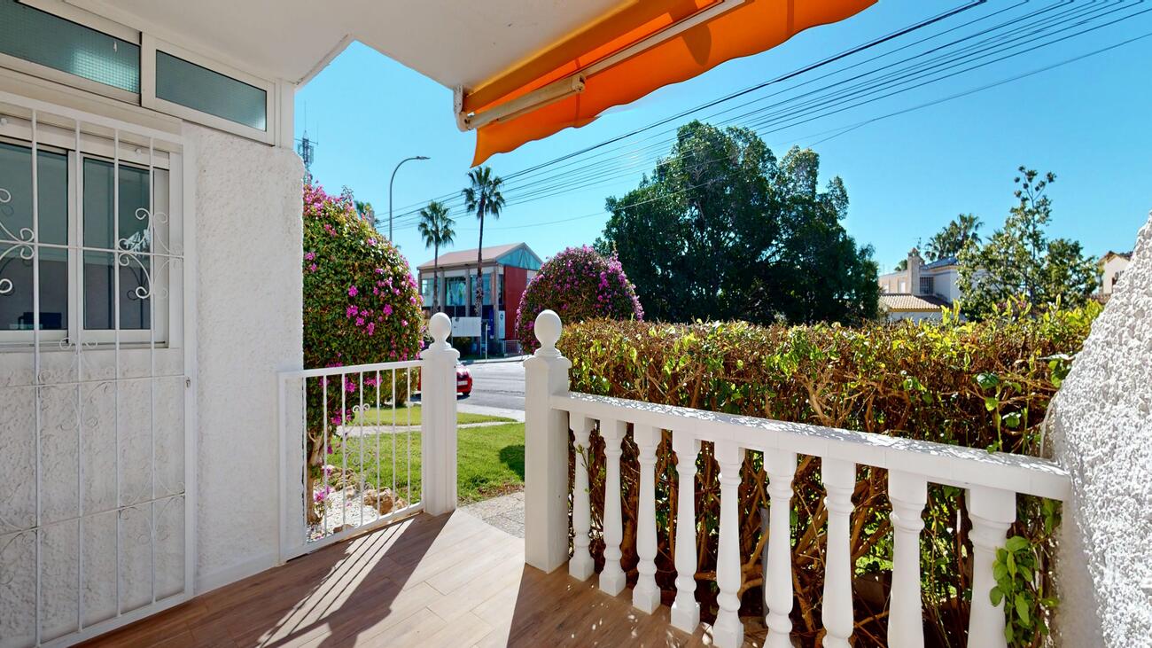 Bungalow for Sale in Villamartin, Alicante
