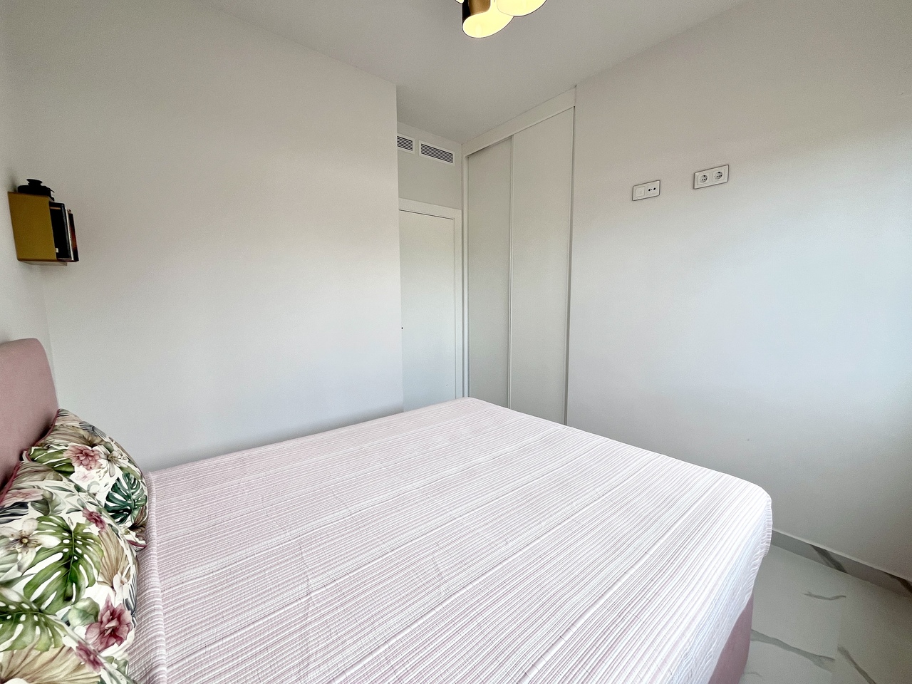 Apartment for Sale in San Miguel de Salinas, Alicante