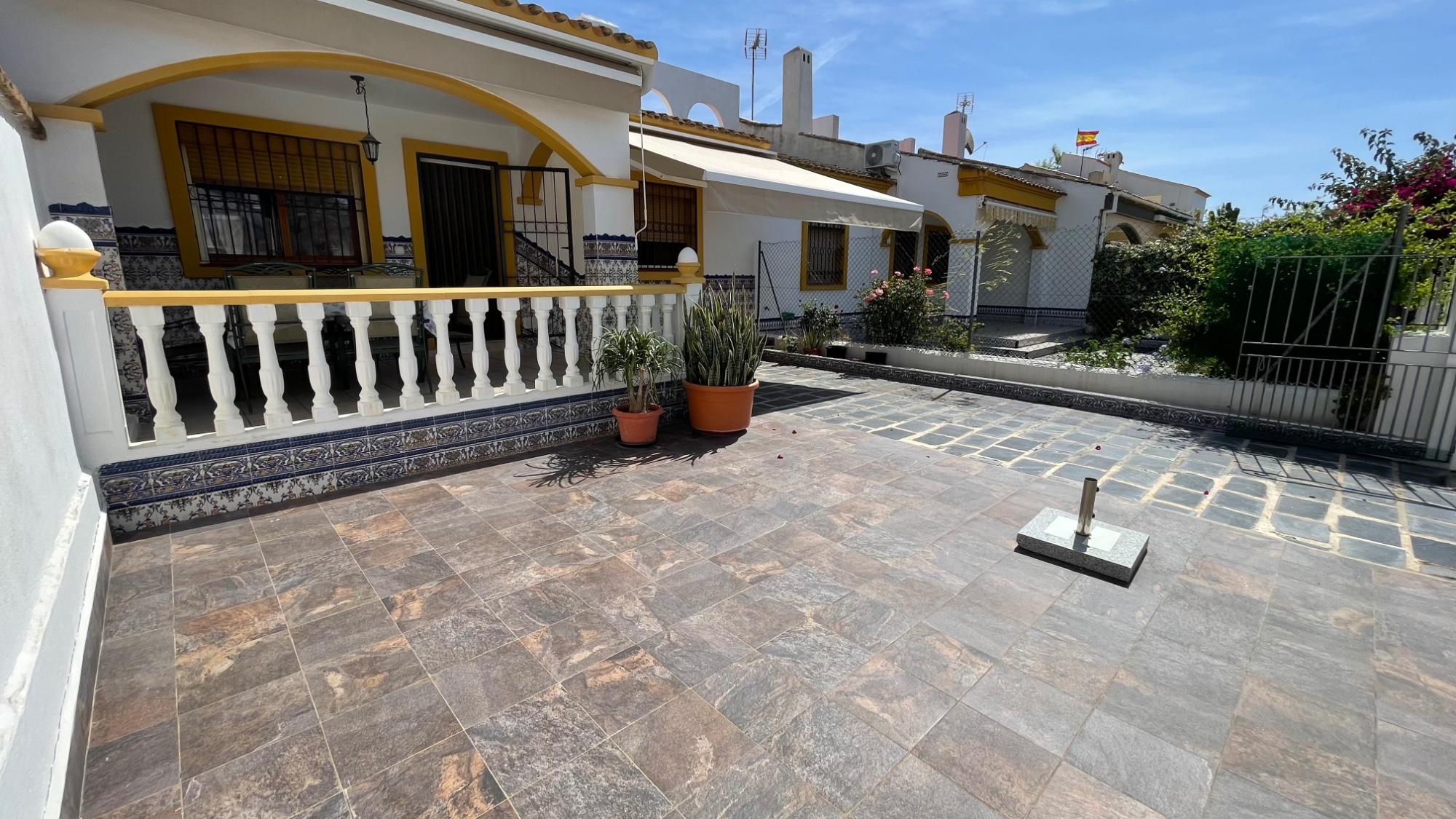o_1iu3n55fb6h2al913a1e9p15js2v Town House for Sale in Torre de La Horadada, Alicante