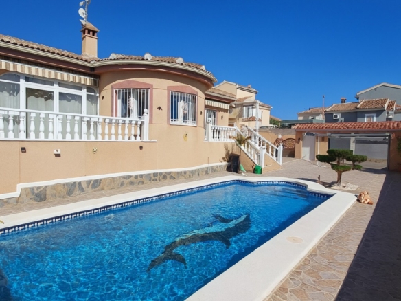 Villa for Sale in Benimar, Alicante