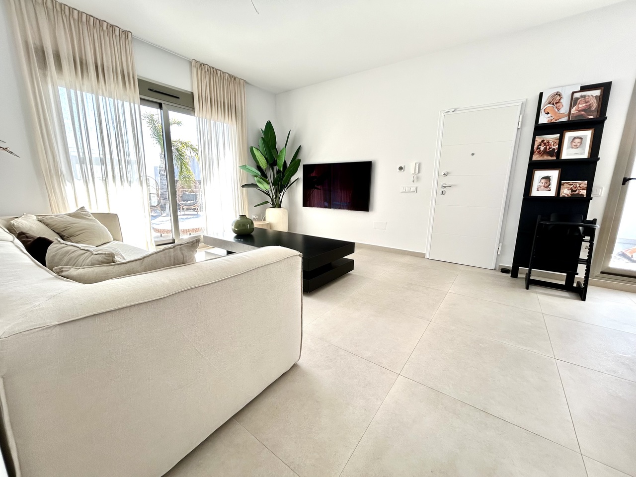 Villa for Sale in San Miguel de Salinas, Alicante