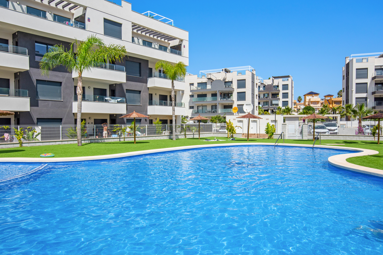 26b378b0625 Penthouse for Sale in Villamartin, Alicante