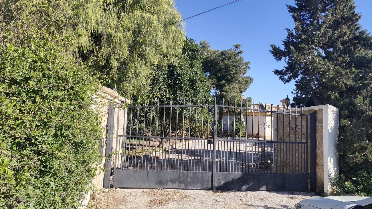 Villa for Sale in Avileses, Murcia