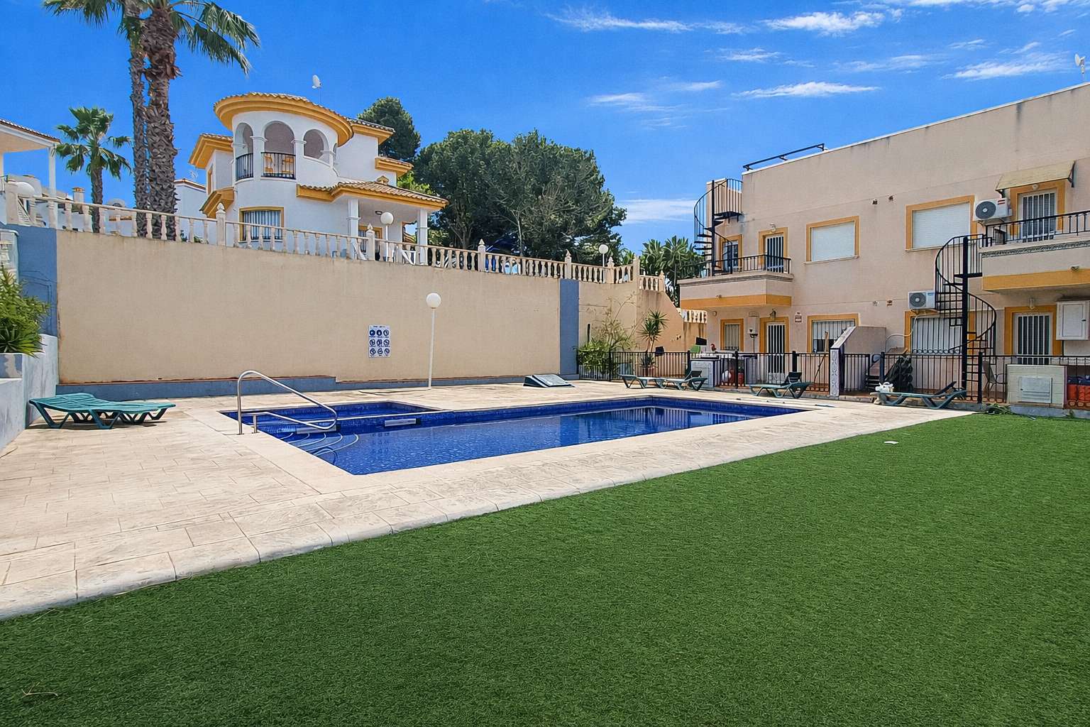 Apartment for Sale in Villamartin, Alicante