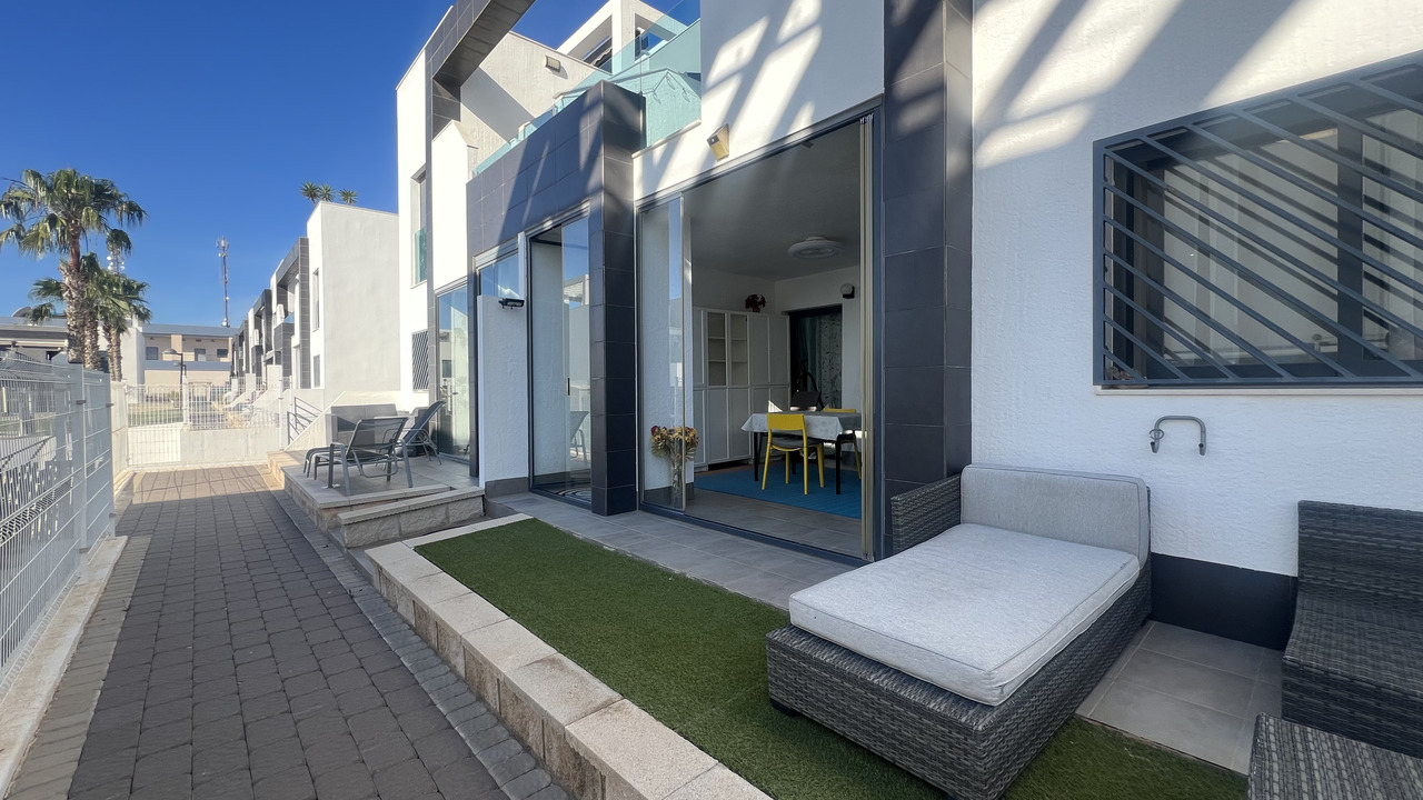Apartment for Sale in La Zenia, Alicante